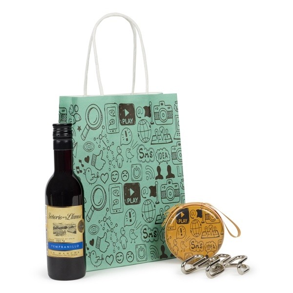 Detalle Bautizo Monedero con juego metal mas botella vino en bolsa