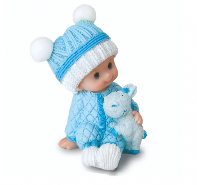 Figura pastel de bautizo con niña sentada y peluche azul