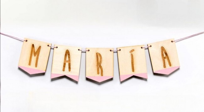 Letras de madera rosas para guirnalda personalizable