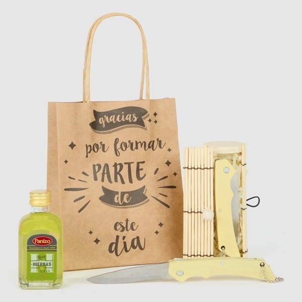 Detalle Bautizo licor de hierbas con navaja clara con bolsa