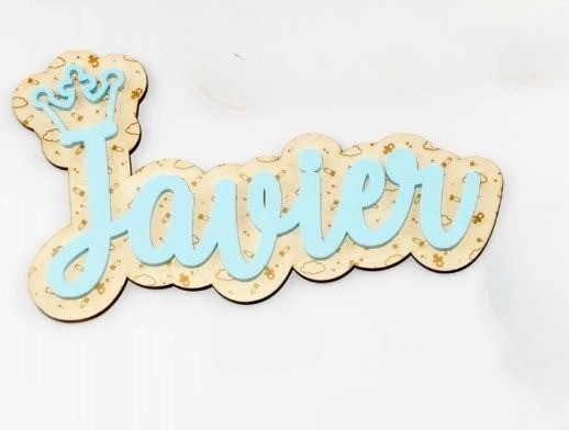 Nombre de madera en azul personalizado para bautizo
