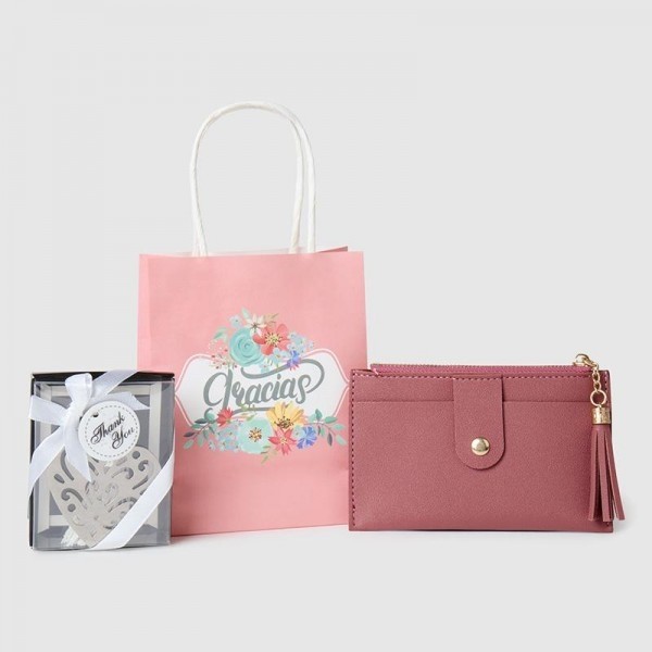 Regalo bautizo billetera con marcapáginas de corazón.