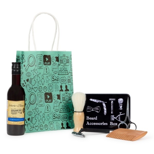 Detalle Bautizo Vino y set de afeitado en bolsa regalo 