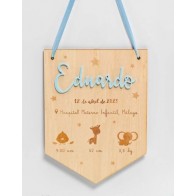 Banderín de madera con datos de niño en azul para Bautizo