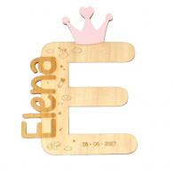 Inicial de madera y metacrilato con corona rosa