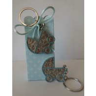 Detalle Bautizo cajita peladilla llavero carrito azul