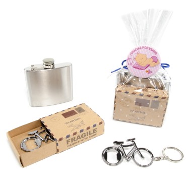 Detalle bautizo niña petaca con abridor bicicleta