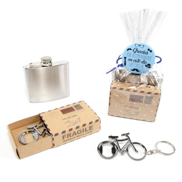 Detalle bautizo petaca con abridor bicicleta