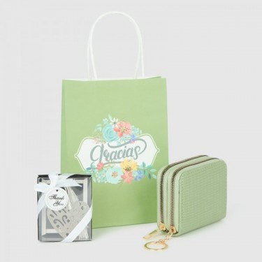 Detalle Bautizo monedero dos cremalleras con marcapáginas de corazón con bolsa